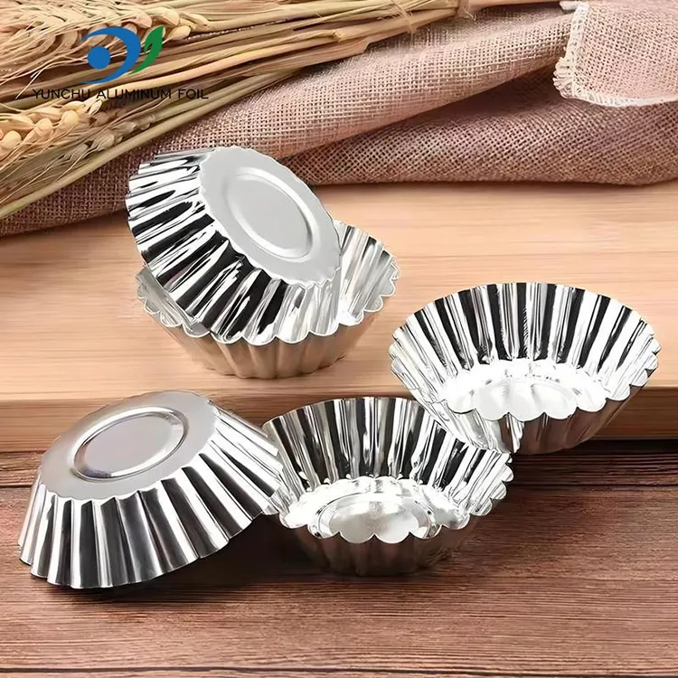 تارت البيض، الخبز المحمص، حاوية طعام من رقائق الألومنيوم الفضية